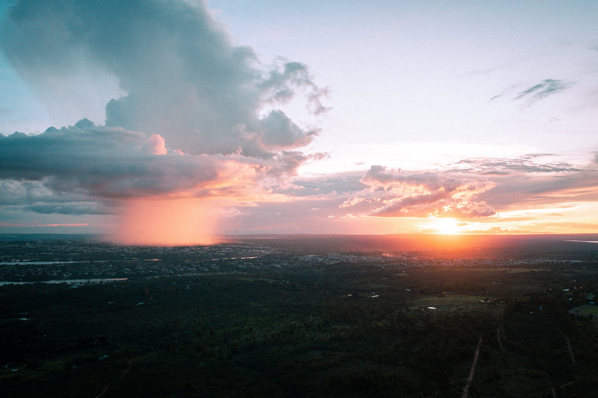 Vista aérea de paisagem do Cerrado ao entardecer